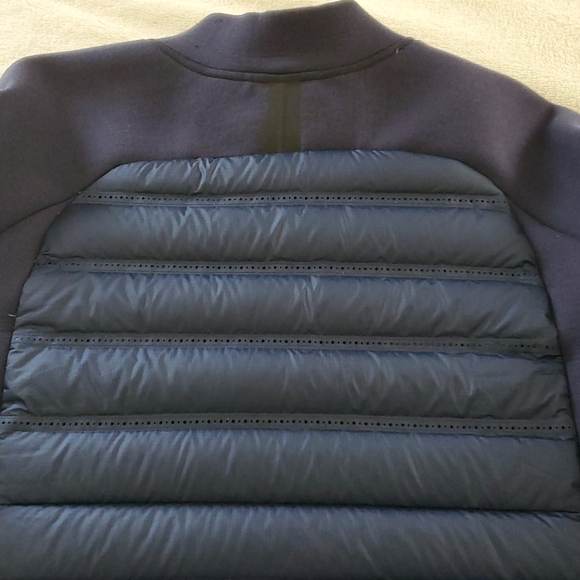 Nike - Picture 8 of 16